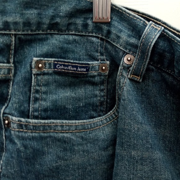 Calvin Klein Women's Faded Blue Wash Denim Pencil Skirt in Size 16 - Picture 3 of 10